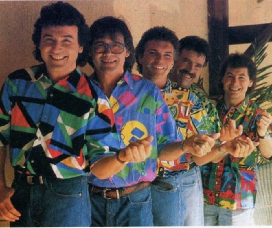 Les musclés en chemise hawaïenne