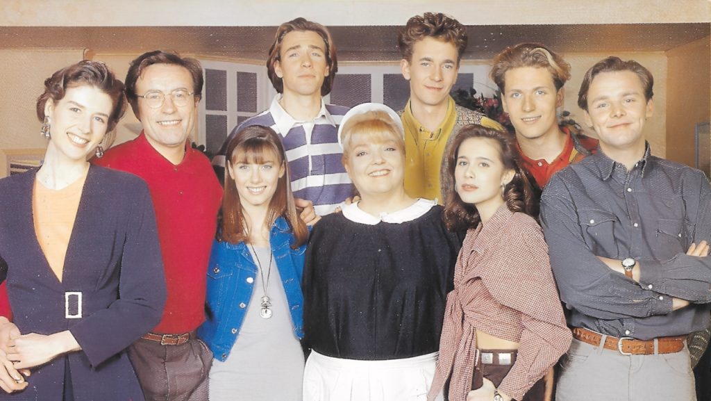 Madame Eugénie et la bande Du Miel et les Abeilles